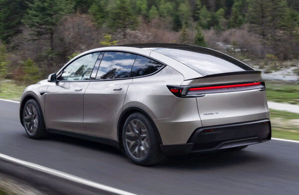 Tesla Model Y L 3-row SUV in China